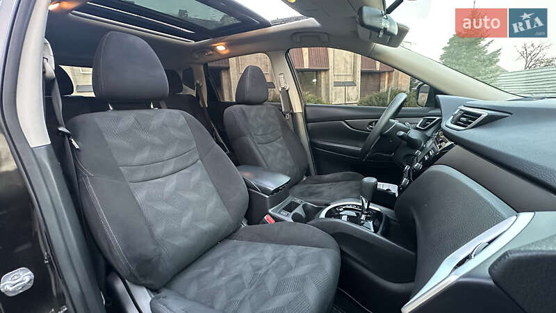 Позашляховик / Кросовер Nissan Rogue 2016 в Павлограді