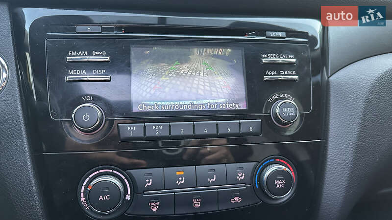 Позашляховик / Кросовер Nissan Rogue 2016 в Павлограді