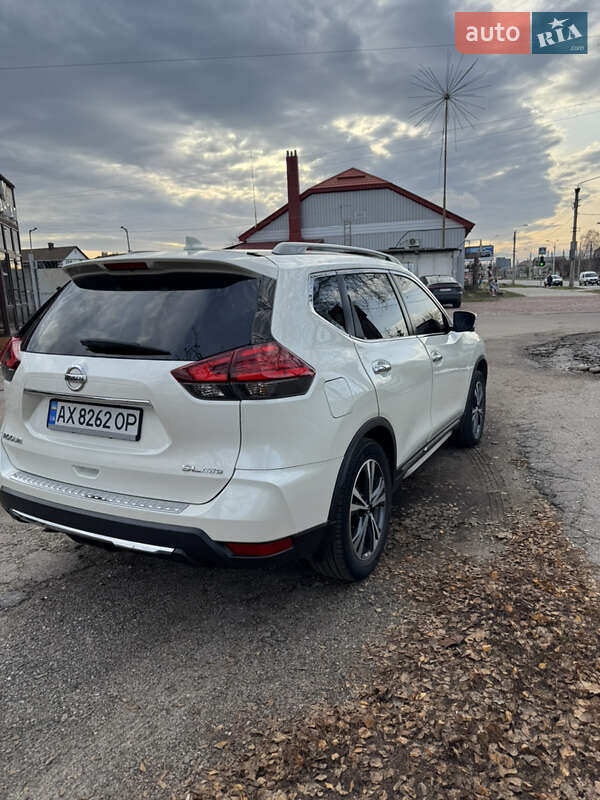 Внедорожник / Кроссовер Nissan Rogue 2017 в Харькове