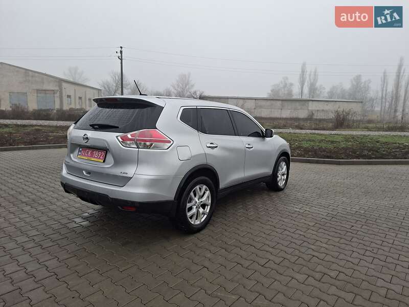 Внедорожник / Кроссовер Nissan Rogue 2015 в Врадиевке