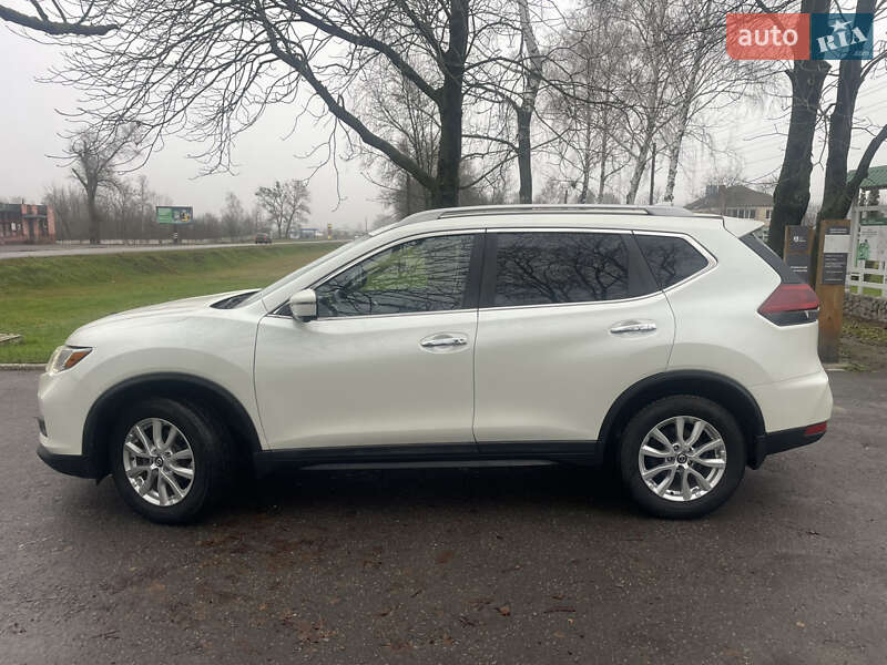 Внедорожник / Кроссовер Nissan Rogue 2018 в Ромнах