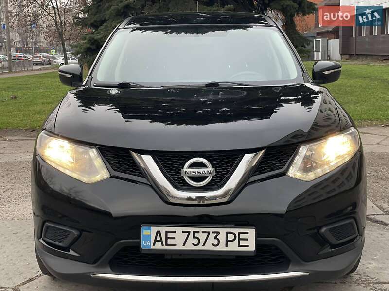 Внедорожник / Кроссовер Nissan Rogue 2015 в Днепре