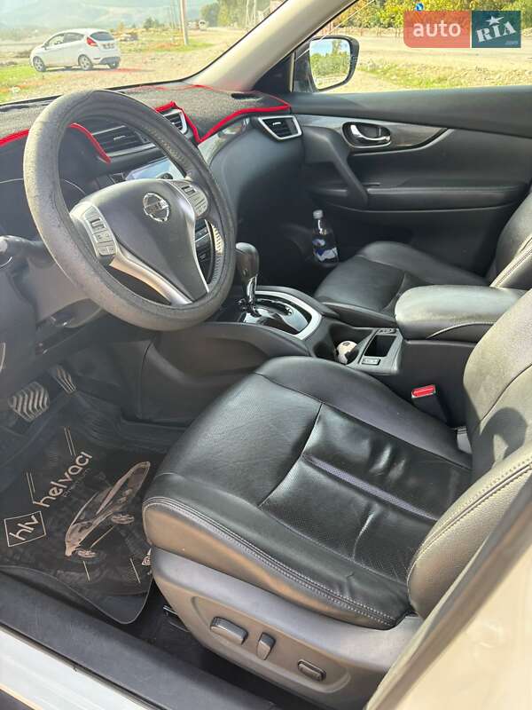 Позашляховик / Кросовер Nissan Rogue 2015 в Луцьку