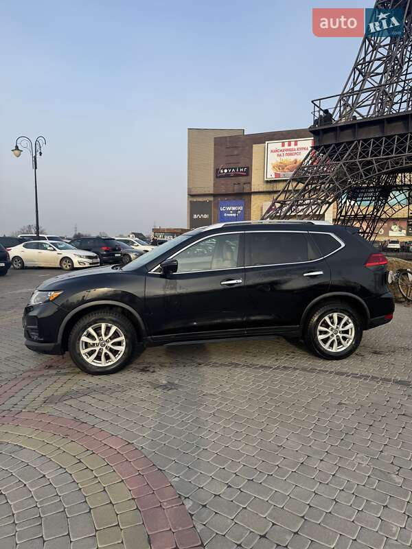 Внедорожник / Кроссовер Nissan Rogue 2017 в Харькове