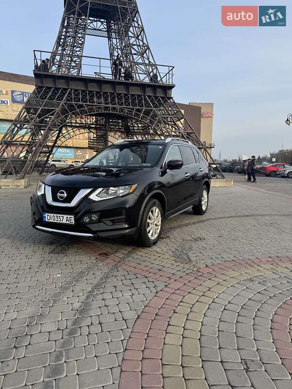 Внедорожник / Кроссовер Nissan Rogue 2017 в Харькове