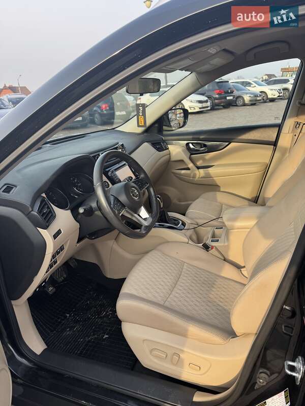 Внедорожник / Кроссовер Nissan Rogue 2017 в Харькове