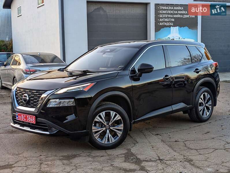 Внедорожник / Кроссовер Nissan Rogue 2021 в Ровно