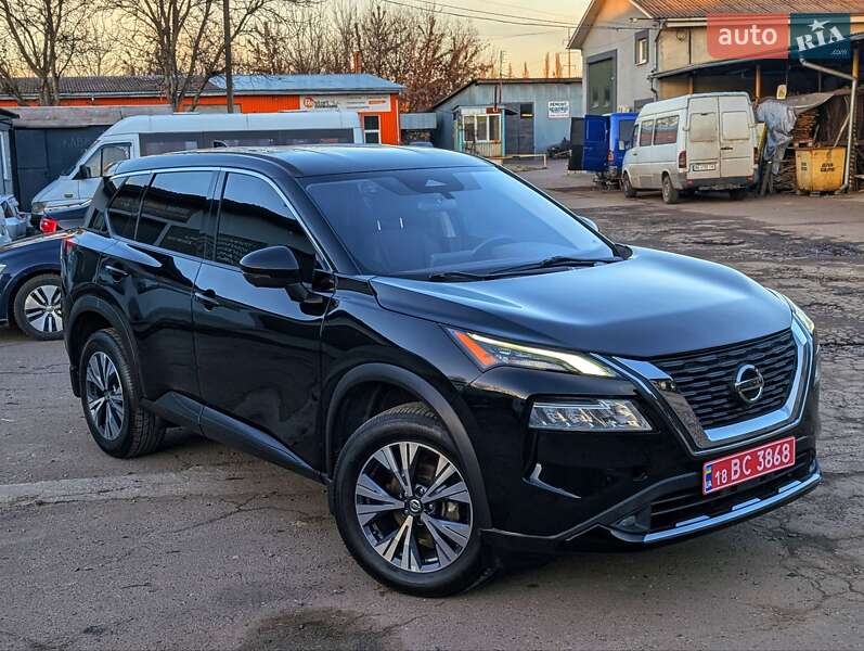 Внедорожник / Кроссовер Nissan Rogue 2021 в Ровно