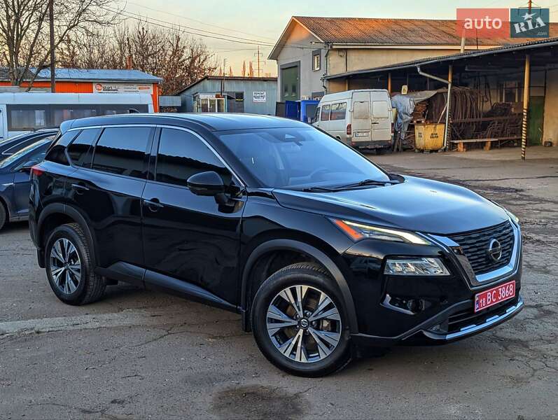 Внедорожник / Кроссовер Nissan Rogue 2021 в Ровно