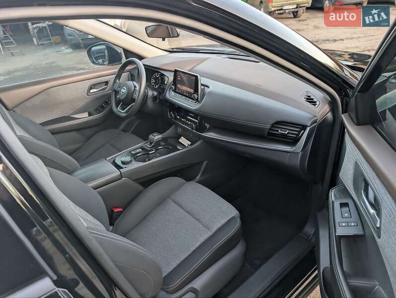 Внедорожник / Кроссовер Nissan Rogue 2021 в Ровно