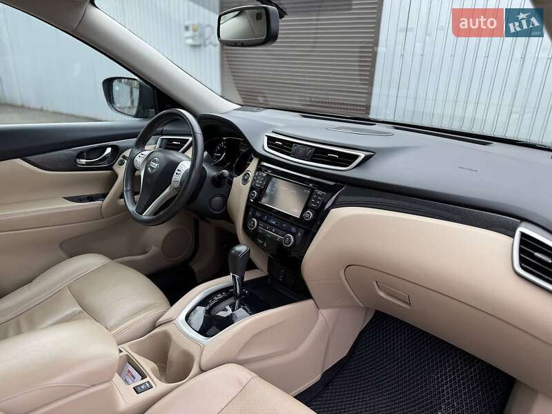 Внедорожник / Кроссовер Nissan Rogue 2015 в Киеве