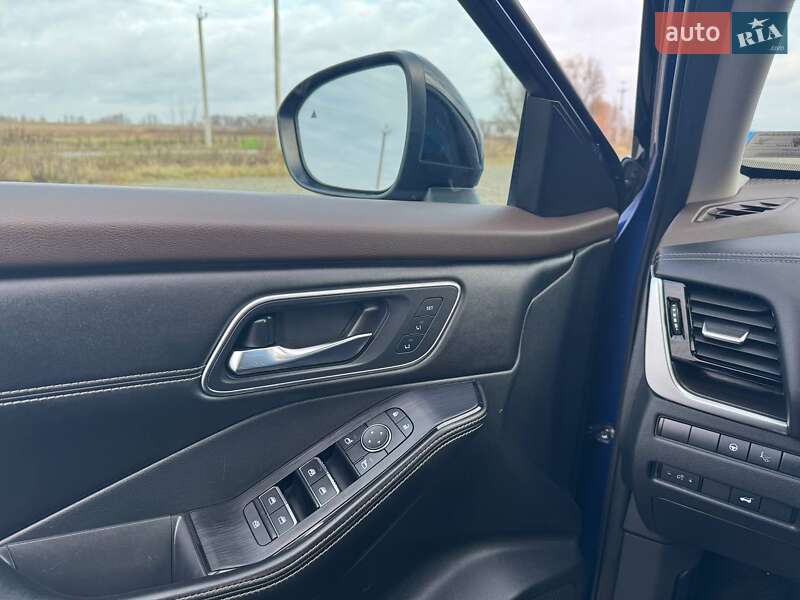 Внедорожник / Кроссовер Nissan Rogue 2021 в Киеве