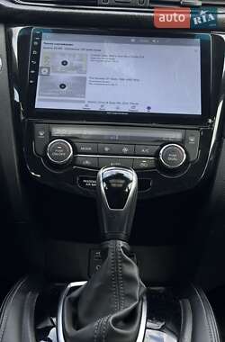 Внедорожник / Кроссовер Nissan Rogue 2017 в Харькове