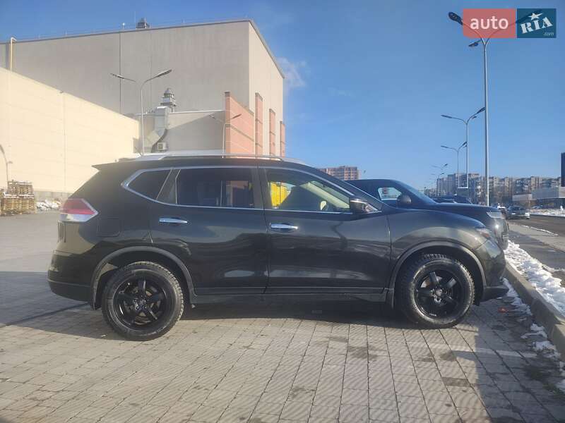 Внедорожник / Кроссовер Nissan Rogue 2016 в Львове