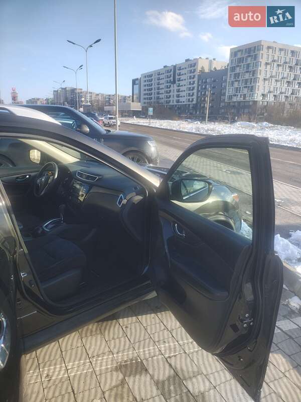 Внедорожник / Кроссовер Nissan Rogue 2016 в Львове