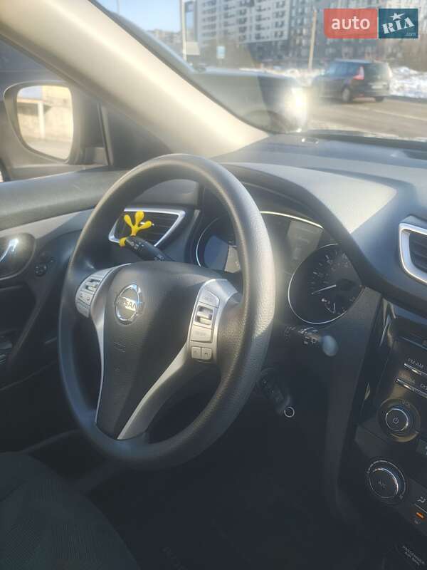 Внедорожник / Кроссовер Nissan Rogue 2016 в Львове