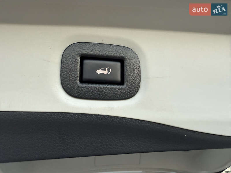 Позашляховик / Кросовер Nissan Rogue 2020 в Ромнах