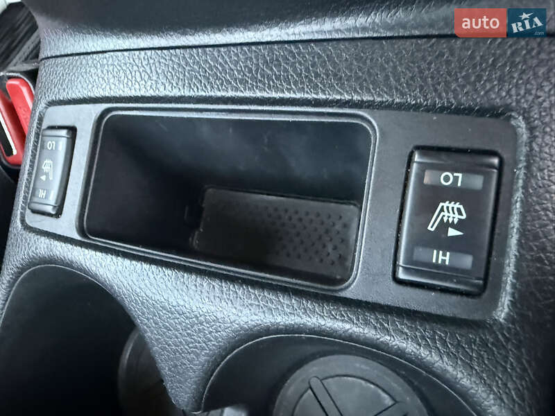 Позашляховик / Кросовер Nissan Rogue 2020 в Ромнах