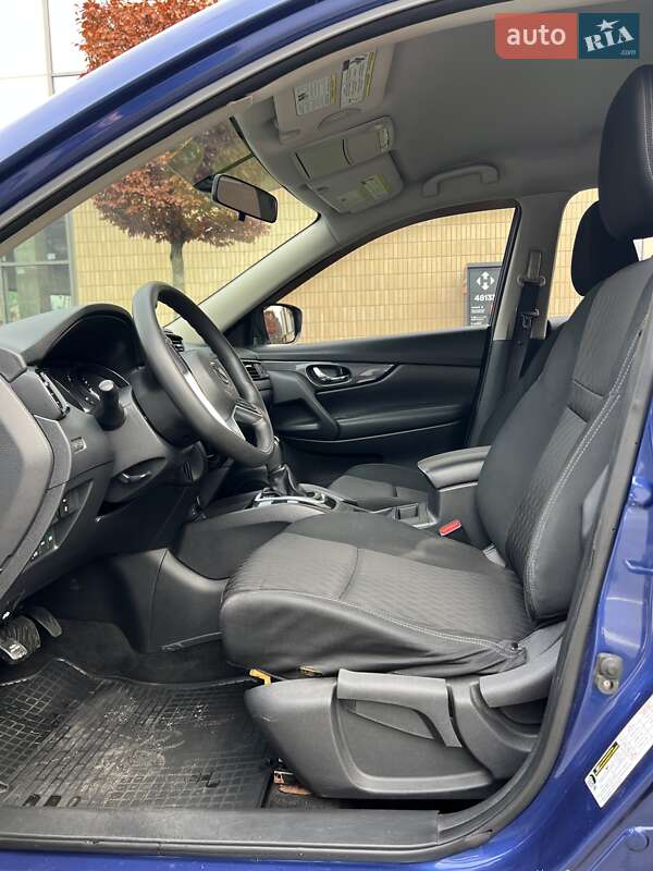 Внедорожник / Кроссовер Nissan Rogue 2017 в Киеве