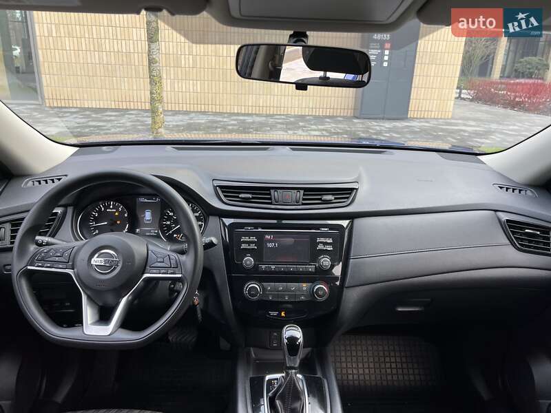 Внедорожник / Кроссовер Nissan Rogue 2017 в Киеве