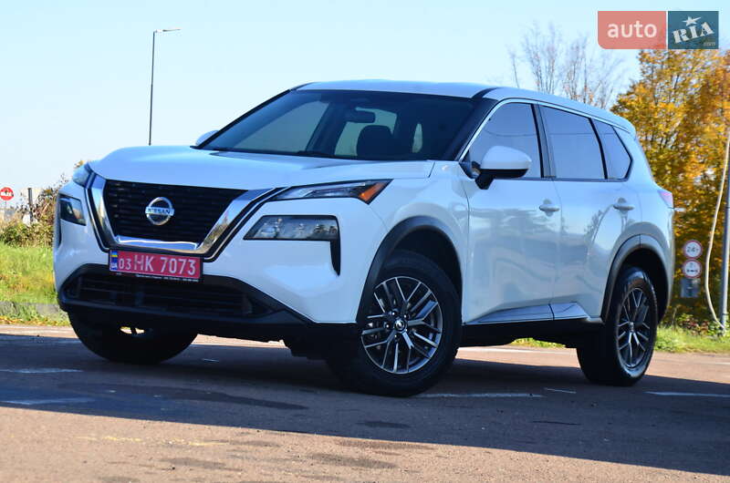 Внедорожник / Кроссовер Nissan Rogue 2021 в Дрогобыче