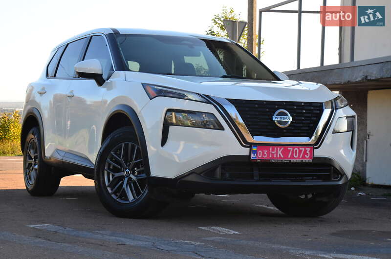 Внедорожник / Кроссовер Nissan Rogue 2021 в Дрогобыче