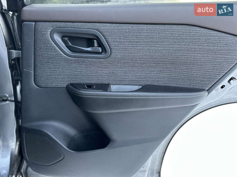 Позашляховик / Кросовер Nissan Rogue 2021 в Львові