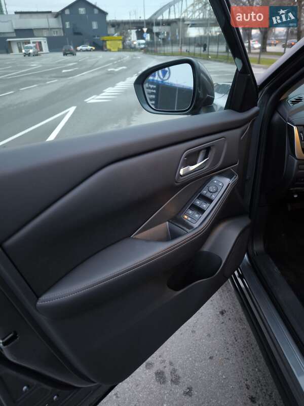 Внедорожник / Кроссовер Nissan Rogue 2025 в Киеве