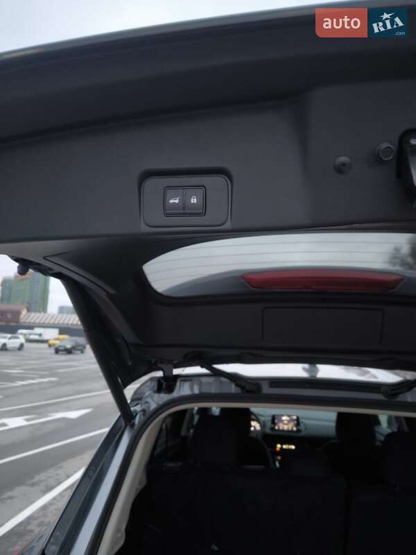 Внедорожник / Кроссовер Nissan Rogue 2025 в Киеве