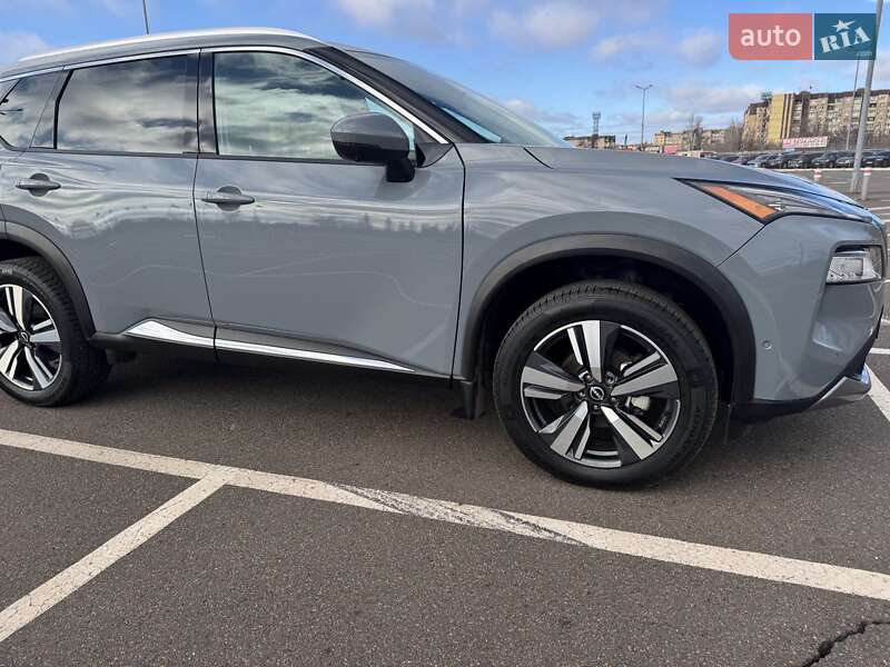 Позашляховик / Кросовер Nissan Rogue 2023 в Кривому Розі