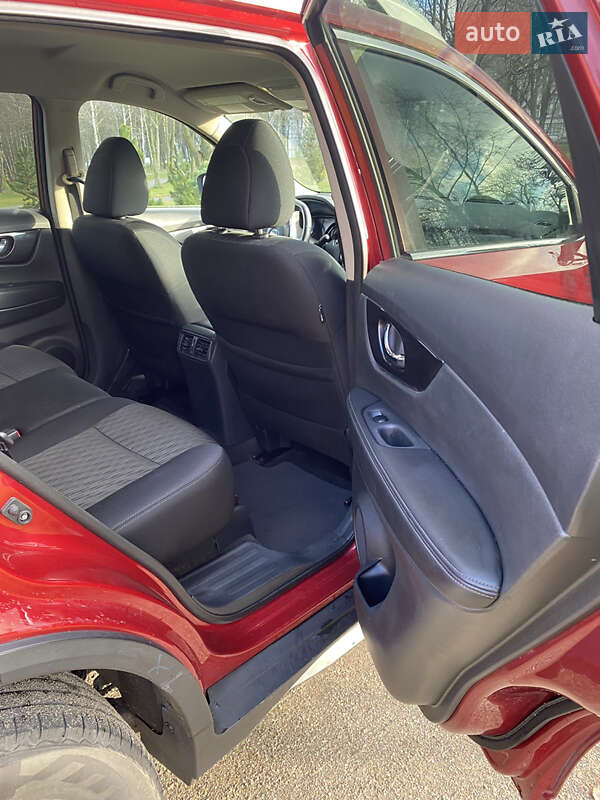 Внедорожник / Кроссовер Nissan Rogue 2018 в Хмельницком