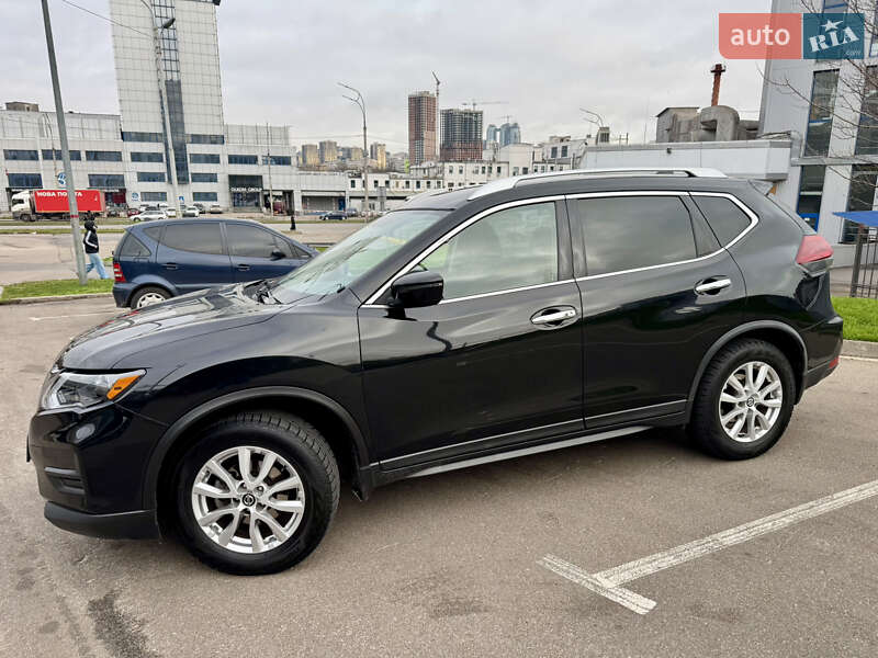 Позашляховик / Кросовер Nissan Rogue 2018 в Києві