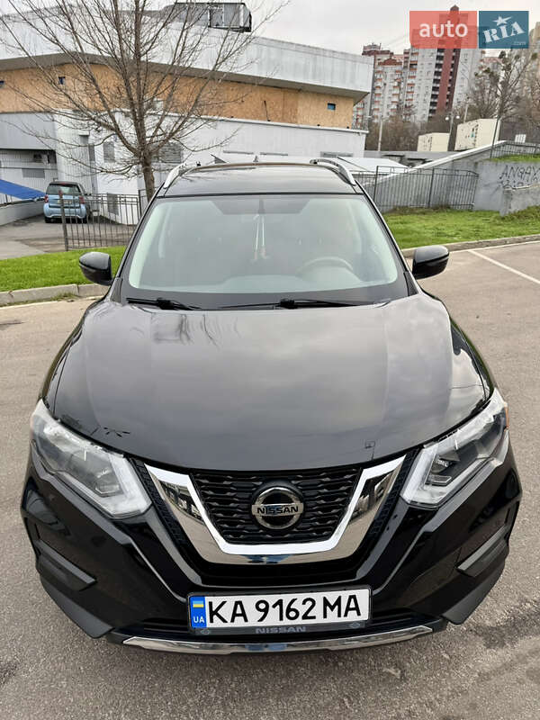 Позашляховик / Кросовер Nissan Rogue 2018 в Києві