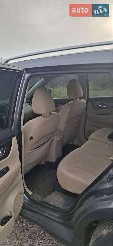 Позашляховик / Кросовер Nissan Rogue 2016 в Кривому Розі