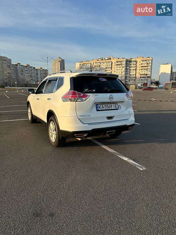 Внедорожник / Кроссовер Nissan Rogue 2015 в Киеве