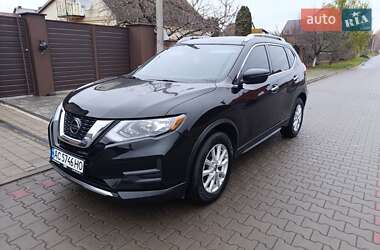 Внедорожник / Кроссовер Nissan Rogue 2018 в Луцке