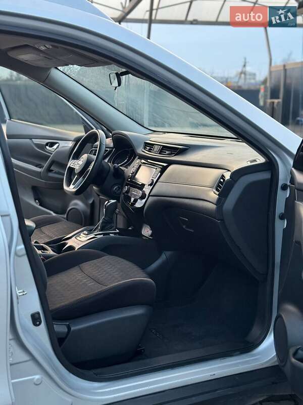 Внедорожник / Кроссовер Nissan Rogue 2019 в Хмельницком