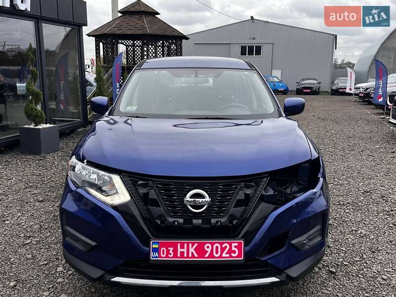 Внедорожник / Кроссовер Nissan Rogue 2017 в Луцке