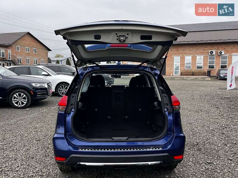 Внедорожник / Кроссовер Nissan Rogue 2017 в Луцке