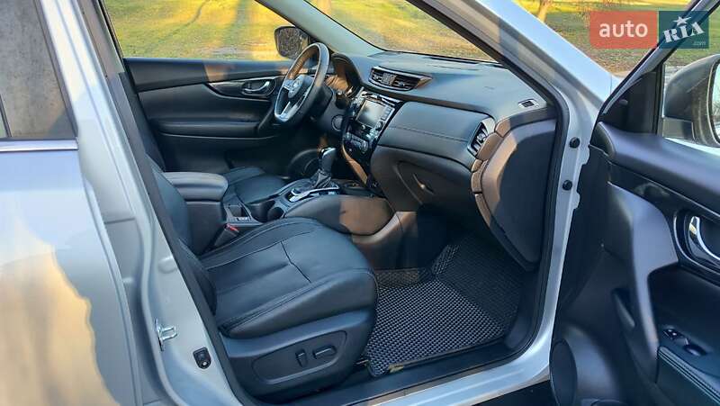 Внедорожник / Кроссовер Nissan Rogue 2020 в Полтаве