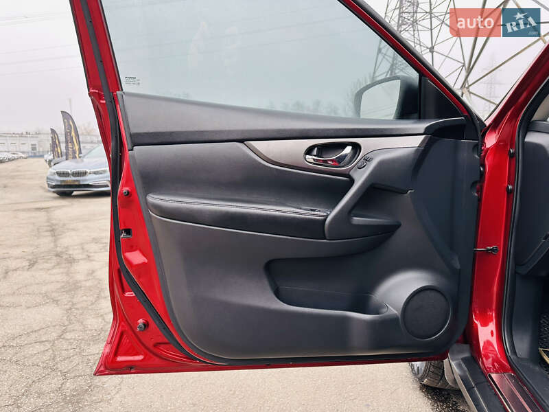 Внедорожник / Кроссовер Nissan Rogue 2015 в Харькове