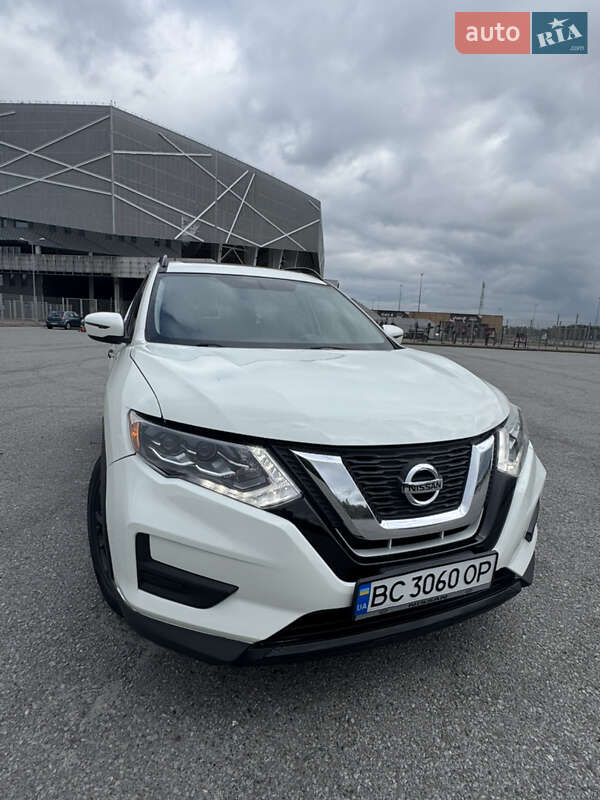 Внедорожник / Кроссовер Nissan Rogue 2016 в Мостиске