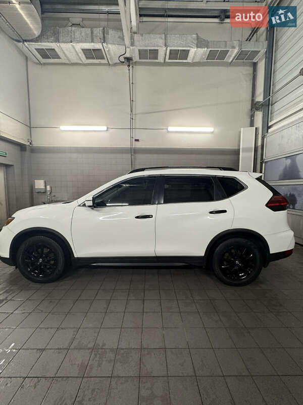 Внедорожник / Кроссовер Nissan Rogue 2016 в Мостиске