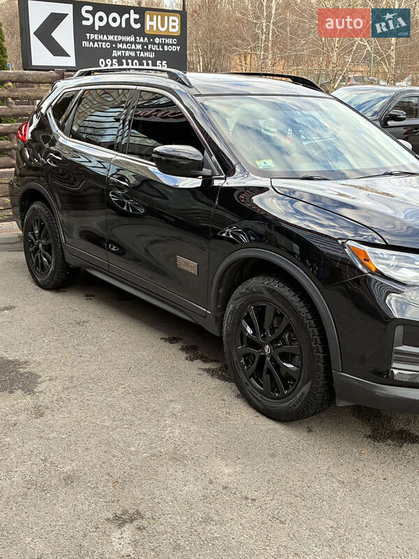 Внедорожник / Кроссовер Nissan Rogue 2016 в Харькове