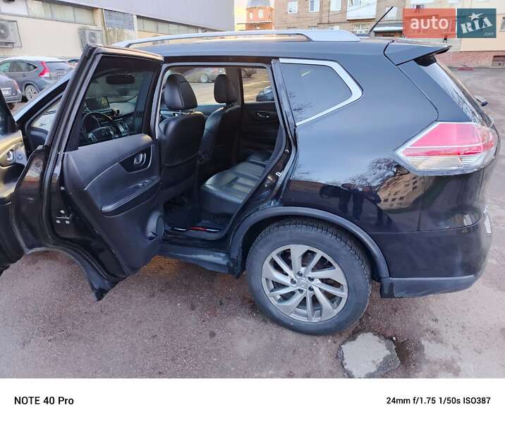 Внедорожник / Кроссовер Nissan Rogue 2014 в Калуше