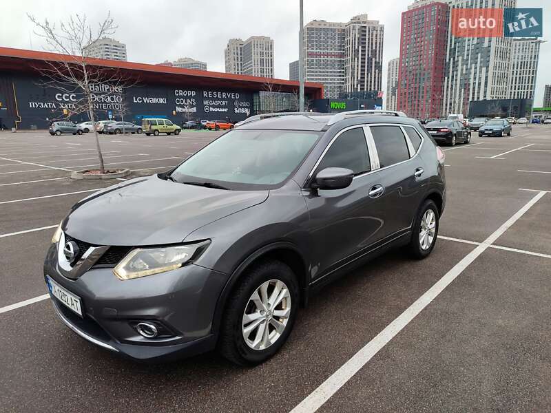 Внедорожник / Кроссовер Nissan Rogue 2015 в Киеве