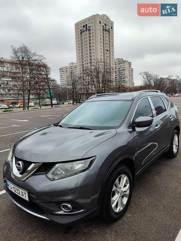 Внедорожник / Кроссовер Nissan Rogue 2015 в Киеве