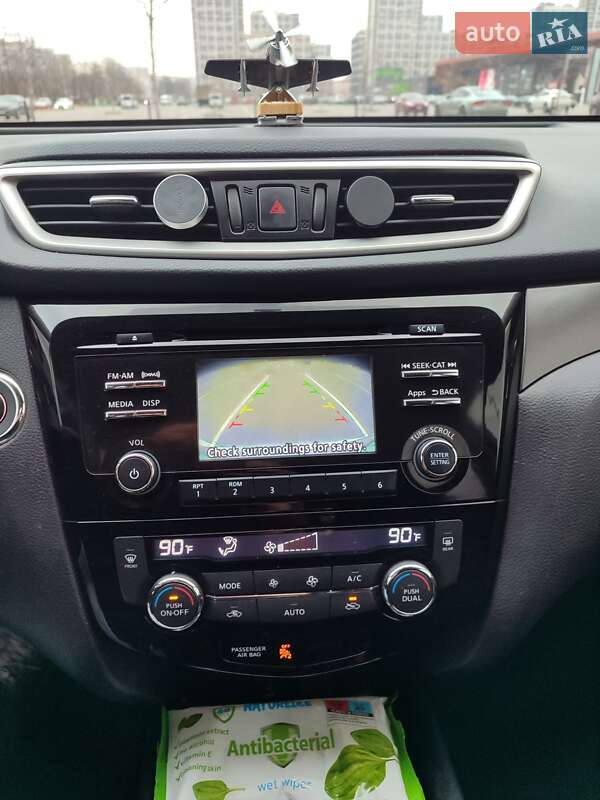 Внедорожник / Кроссовер Nissan Rogue 2015 в Киеве