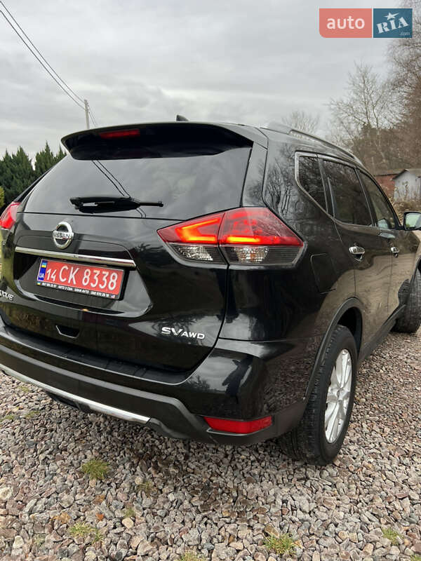 Внедорожник / Кроссовер Nissan Rogue 2018 в Новояворовске