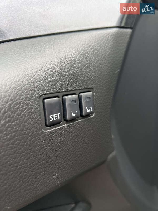 Внедорожник / Кроссовер Nissan Rogue 2018 в Новояворовске